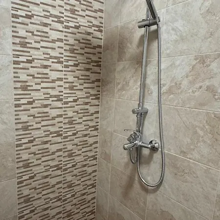 Goldy With Private Garden *