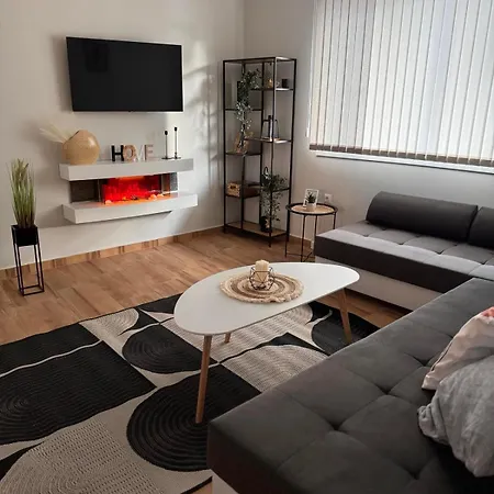 Apartmán Goldy With Private Garden Burgas City