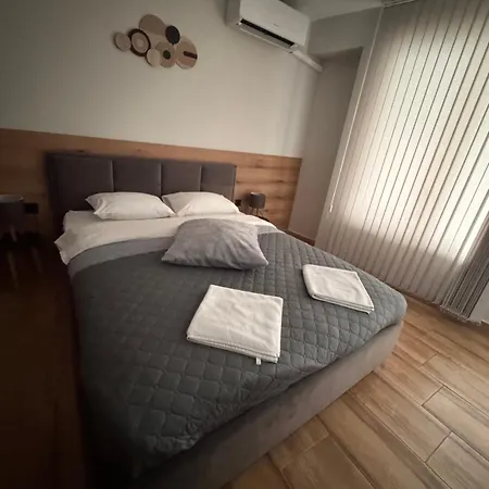 Goldy With Private Garden Appartement *