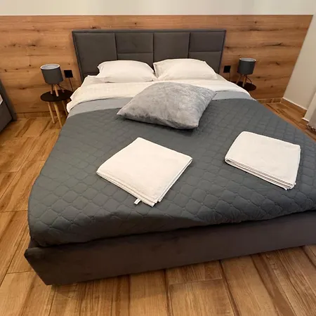 Goldy With Private Garden Appartement *