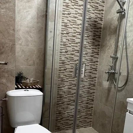 Goldy With Private Garden Burgasz