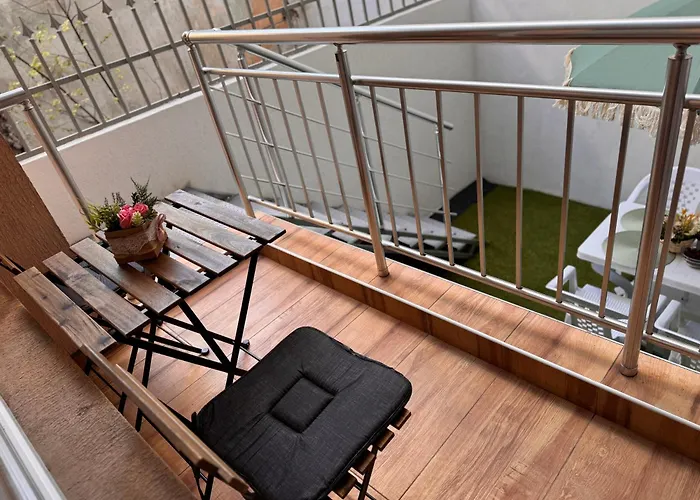 Goldy With Private Garden Burgasz