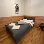 Apartman Goldy With Private Garden Burgasz