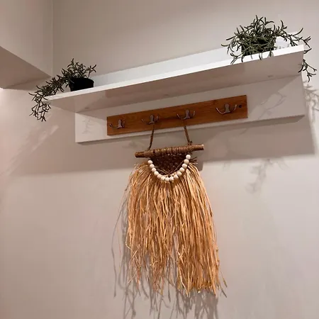 Goldy With Private Garden Apartment