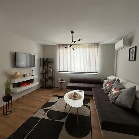 Apartment Goldy With Private Garden Burgas City