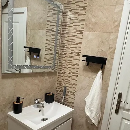 Goldy With Private Garden * 부르가스