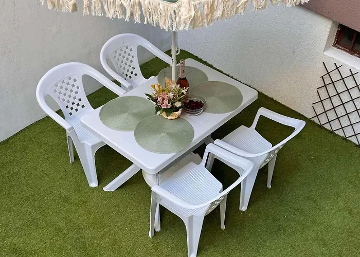 Goldy With Private Garden * بورغاس