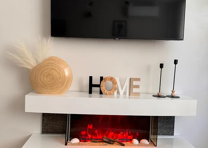 Goldy With Private Garden 아파트 *