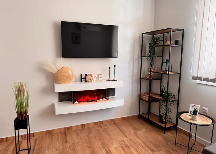 Goldy With Private Garden شقة بورغاس